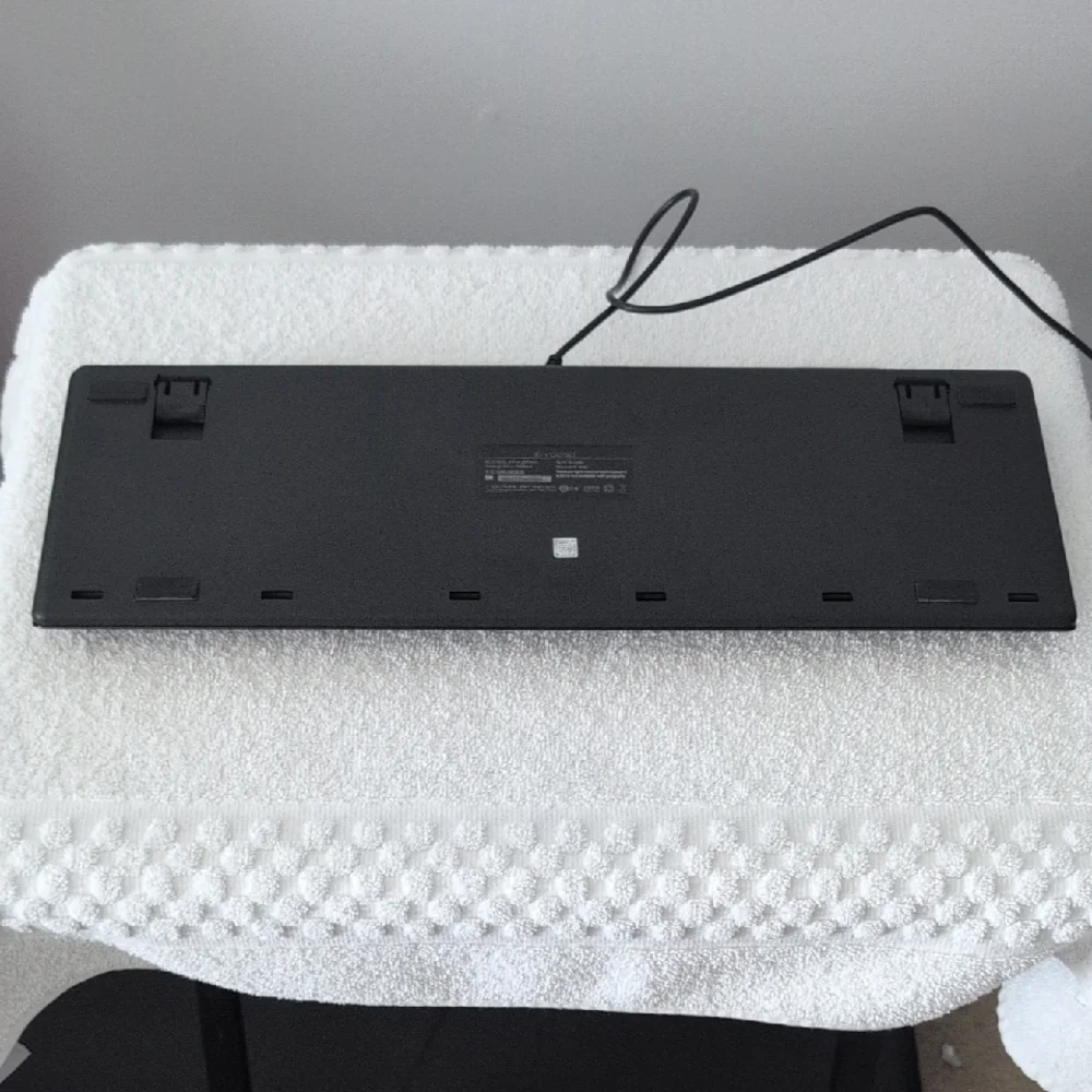 Black Keyboard and Artistic Mouse Set (Free Mousepad)